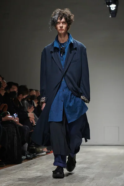 Look 15